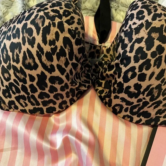 Victoria's Secret Animal Print  SWIM twisted front bikini top 40DD BEAUTIFUL!! - Picture 2 of 11